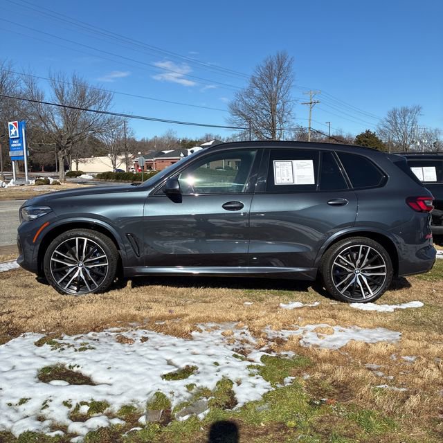 Used 2022 BMW X5 M50i image 17