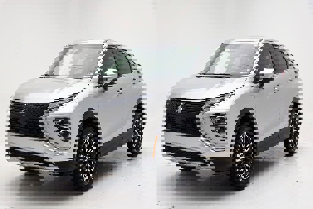 Used 2025 Mitsubishi Eclipse Cross SE image 2