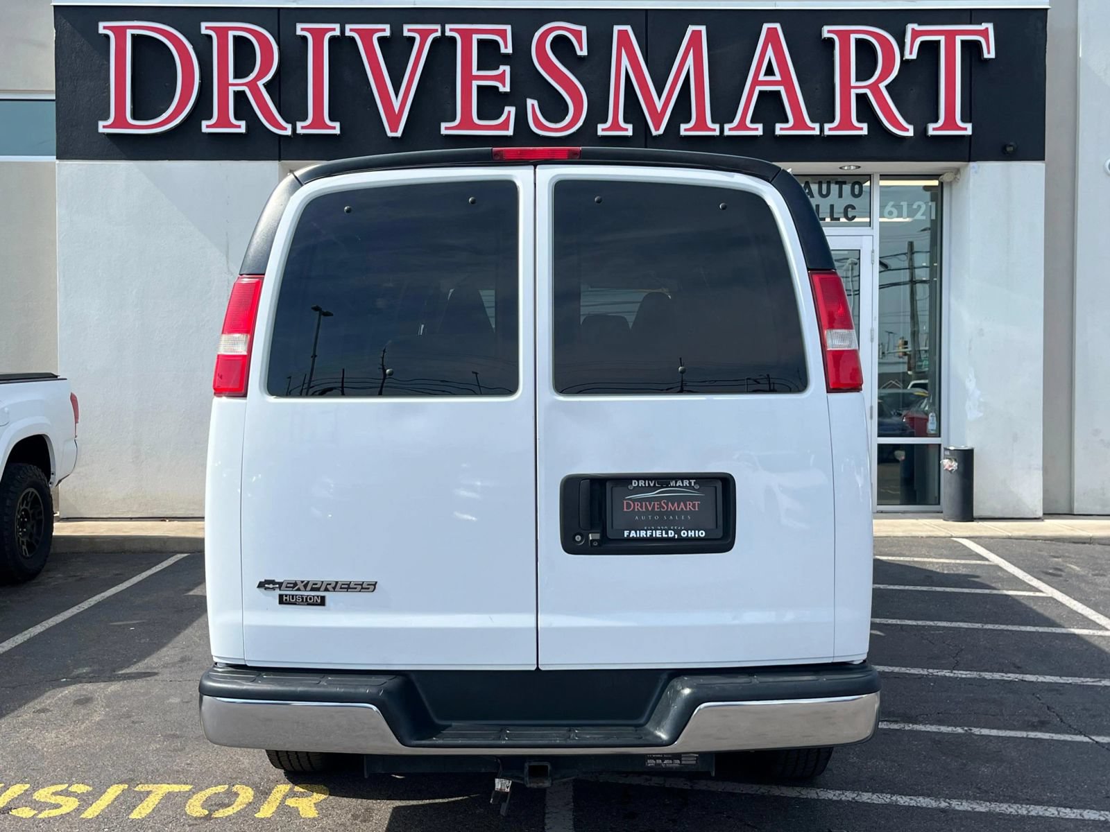 Used 2019 Chevrolet Express 3500 LT w/ LT Preferred Equipment Group RWD image 6