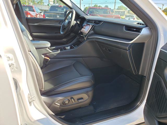 Used 2025 Jeep Grand Cherokee Limited w/ Black Appearance Package AWD/4WD image 19
