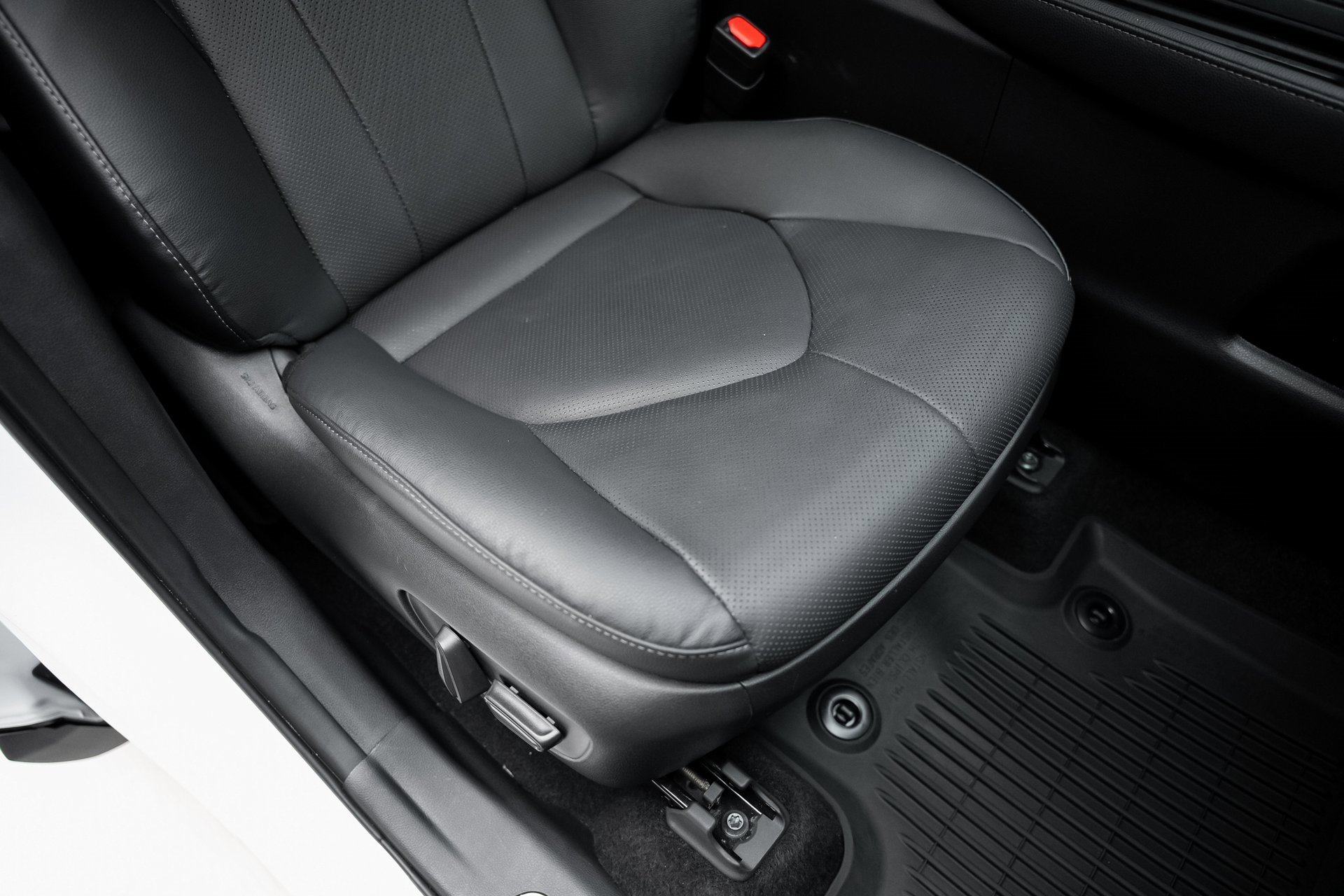 Used 2024 Toyota Grand Highlander XLE image 61