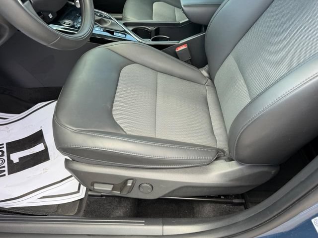 Certified 2024 Kia Niro EX FWD image 17