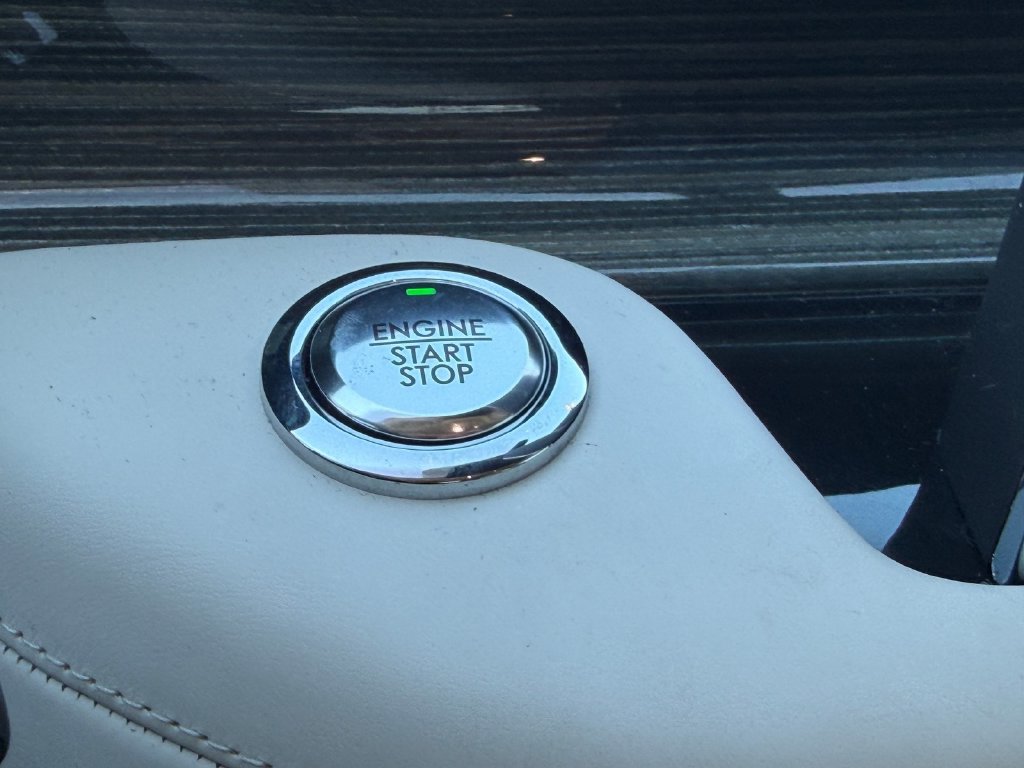 Certified 2023 Lincoln Aviator Black Label w/ Class IV Trailer Tow Package AWD/4WD image 23
