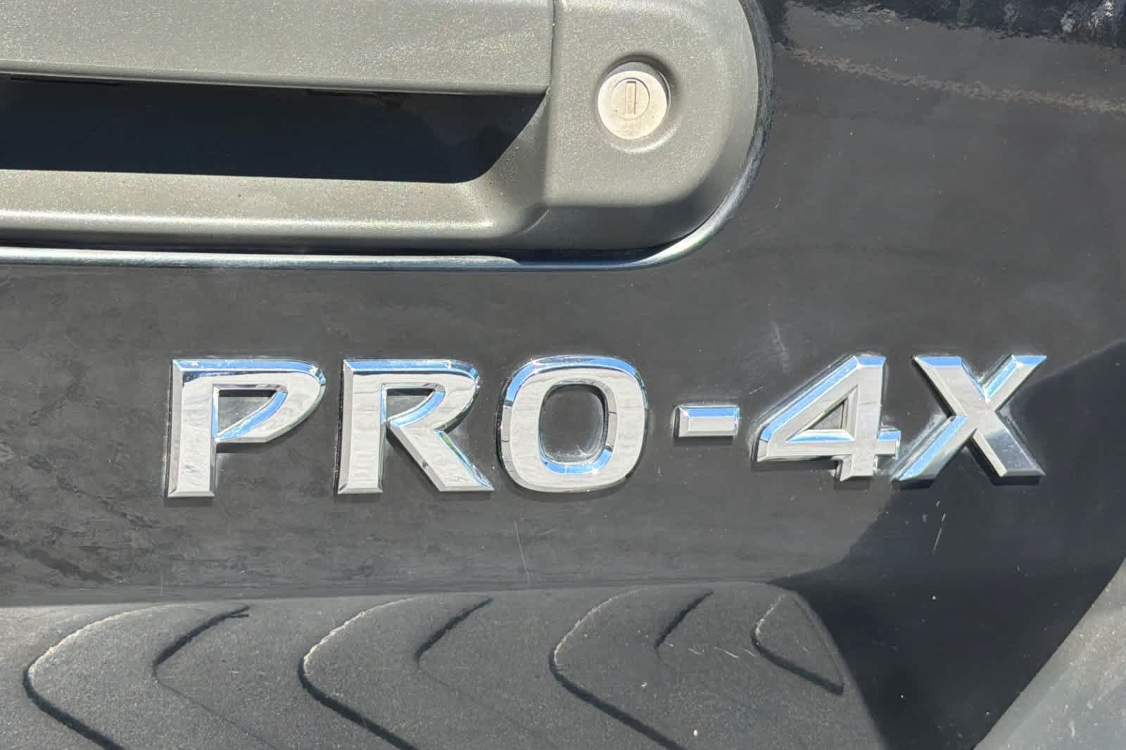 Used 2011 Nissan Xterra PRO-4X w/ Pro-4x Leather Pkg AWD/4WD image 12