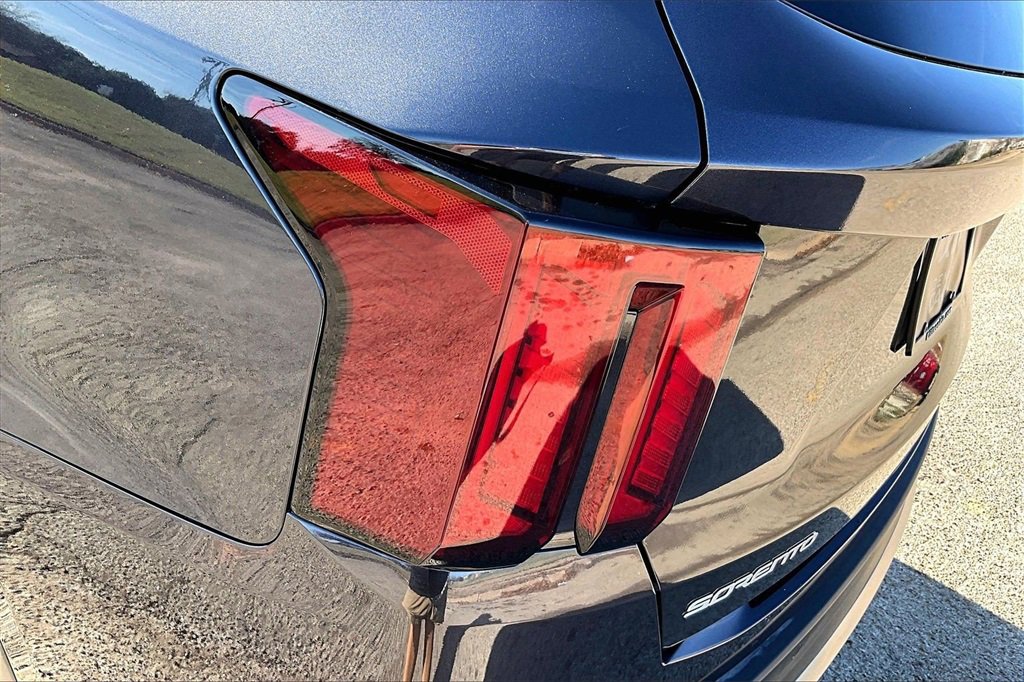 Certified 2025 Kia Sorento EX w/ Panoramic Sunroof Package image 33