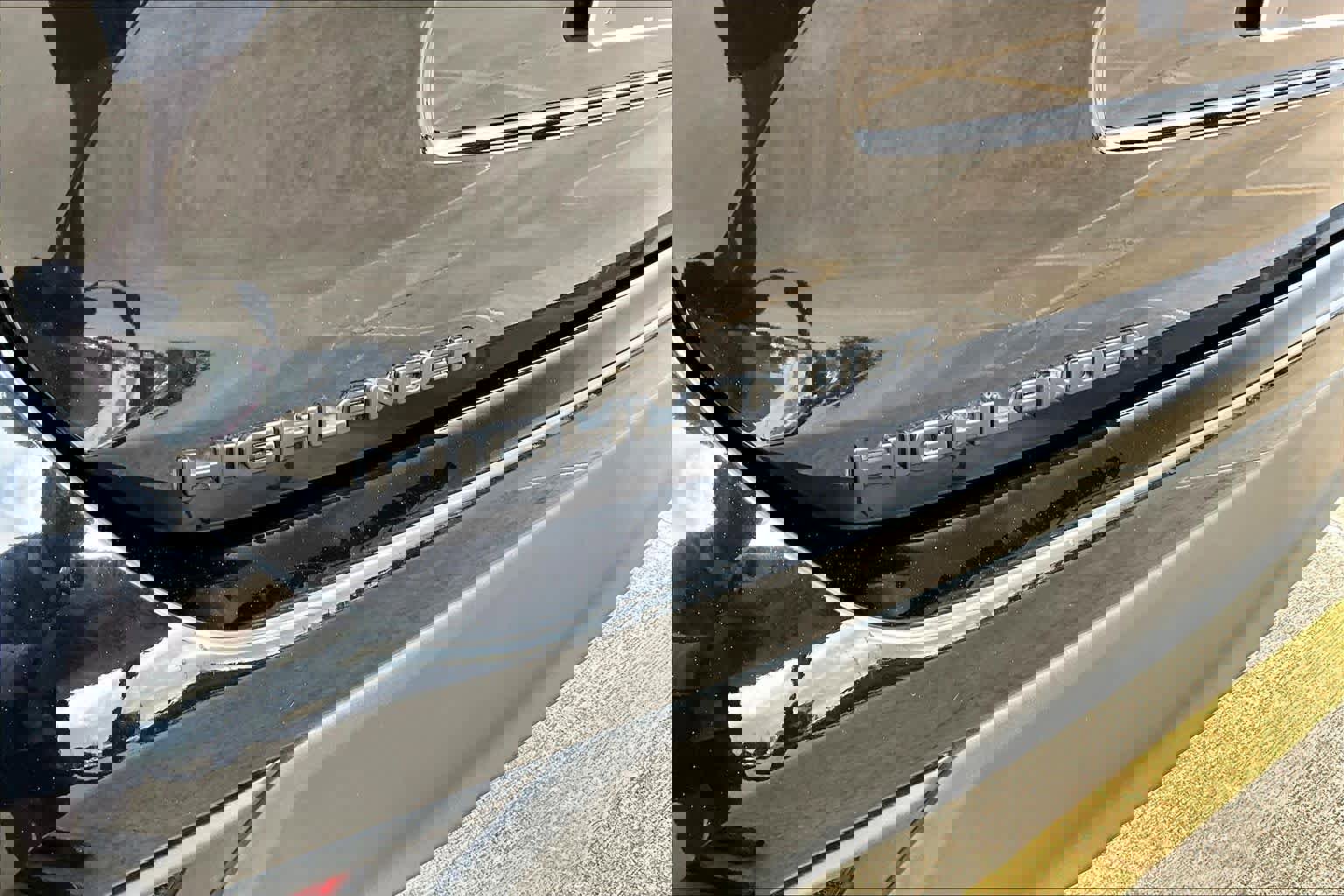 Used 2023 Toyota Highlander LE image 31