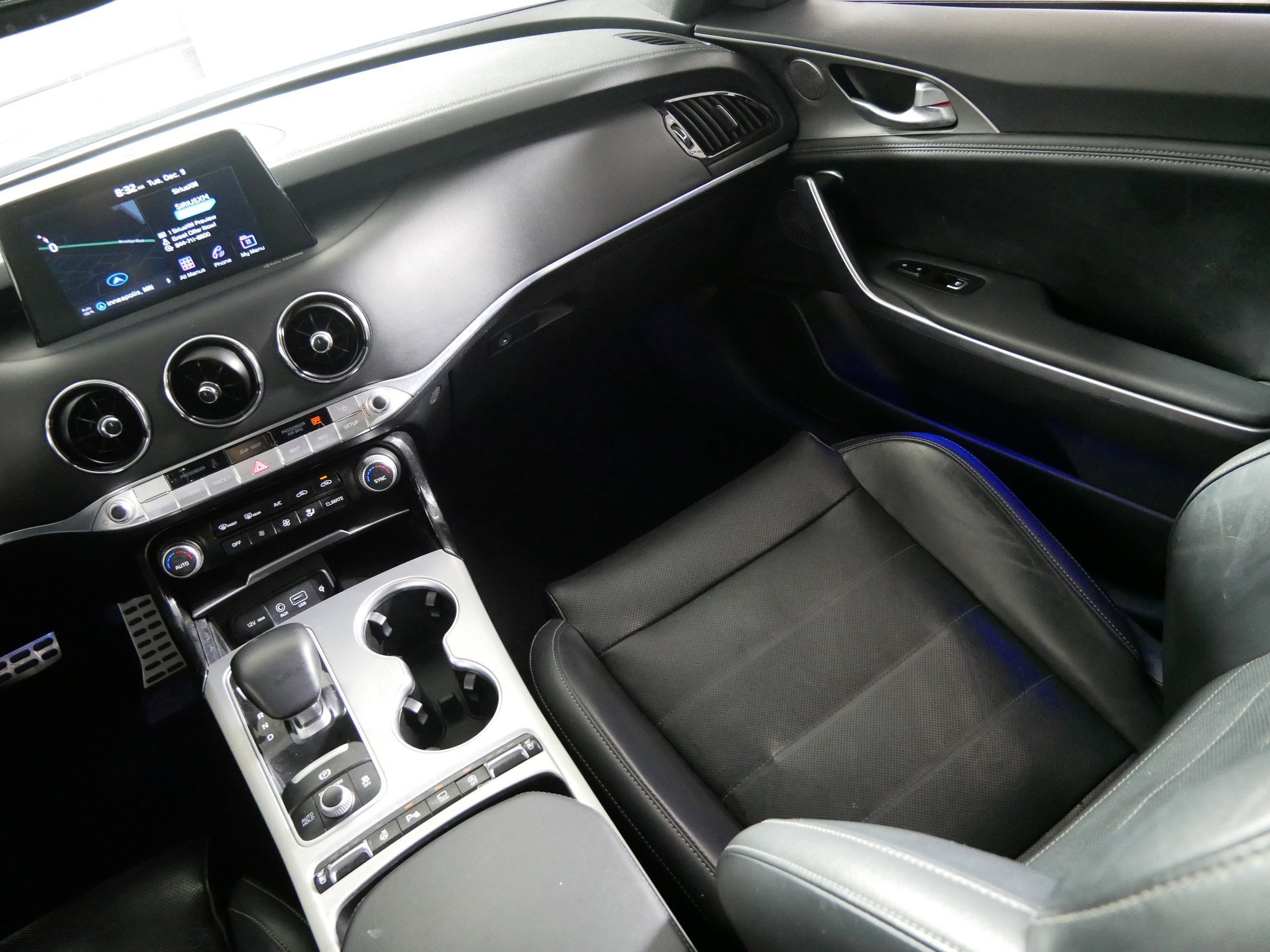 Used 2020 Kia Stinger GT2 image 11