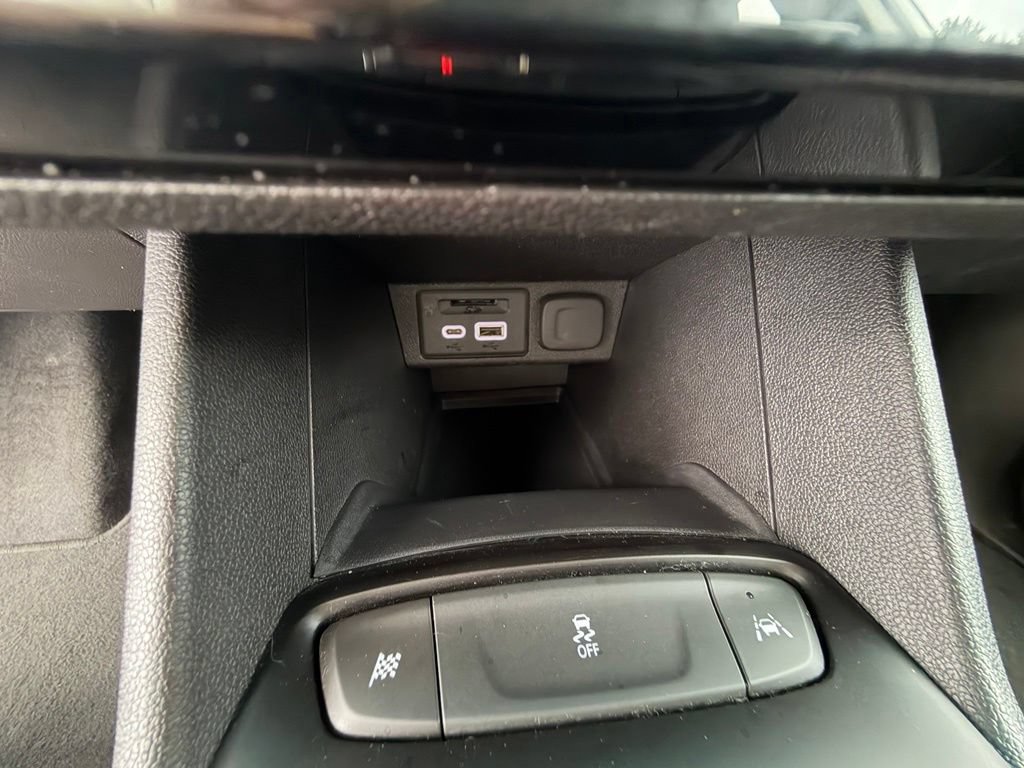 Used 2022 Chevrolet Bolt LT FWD image 23