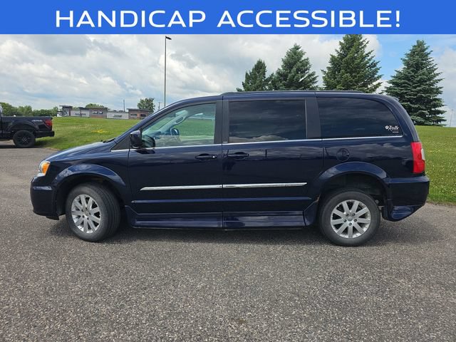 Used 2013 Chrysler Town & Country Touring FWD image 2