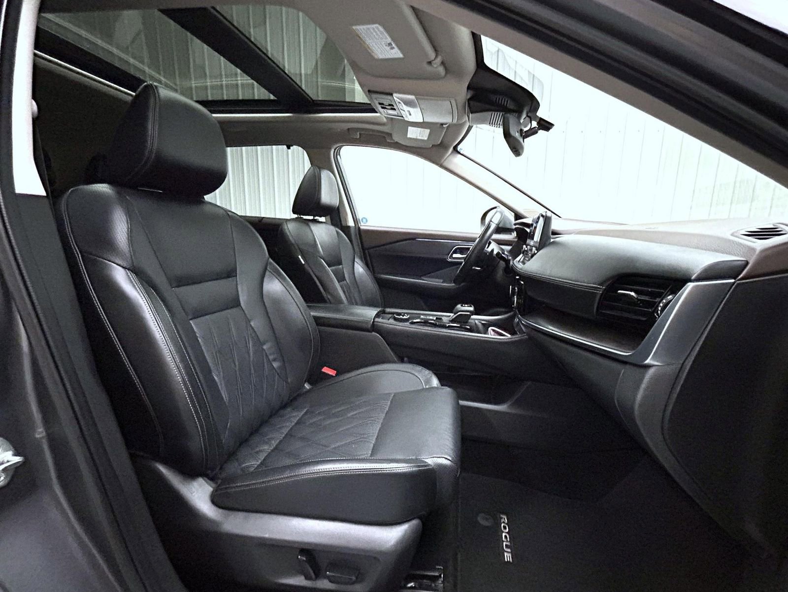 Used 2023 Nissan Rogue Platinum w/ Platinum Premium Package image 15