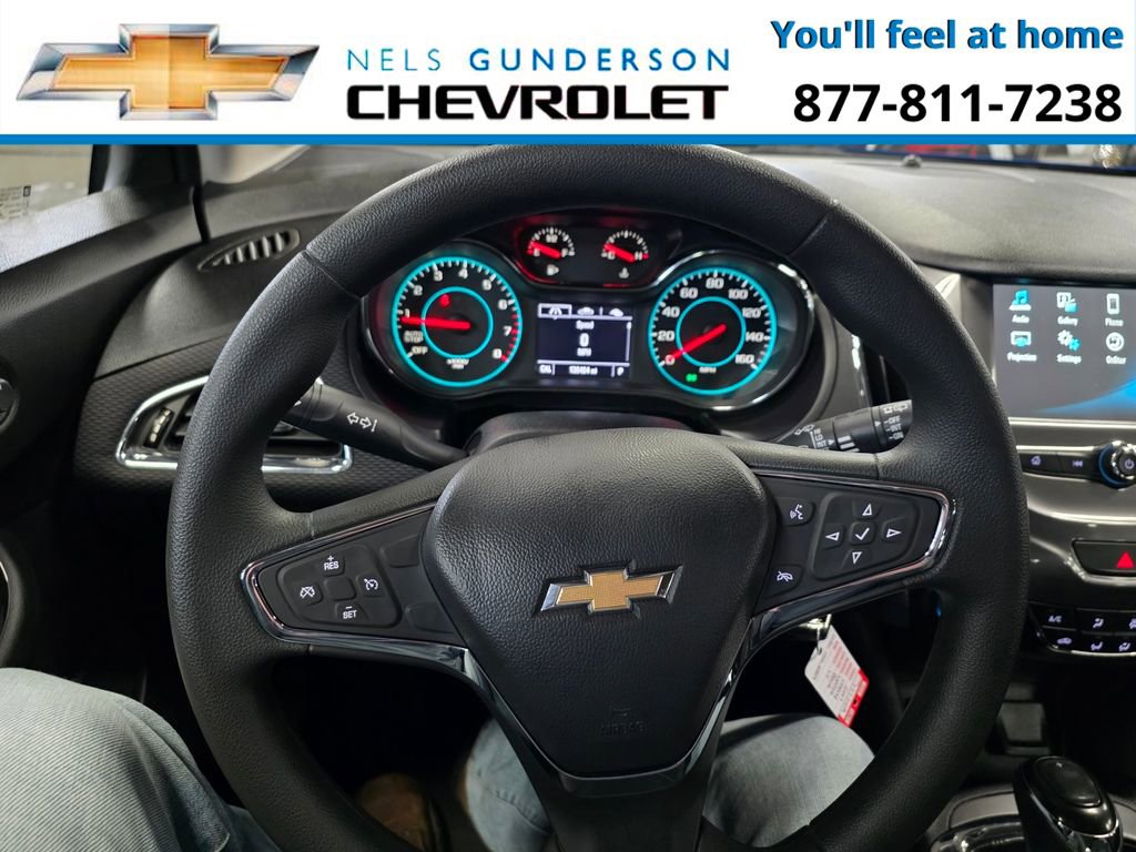 Used 2017 Chevrolet Cruze LT image 20