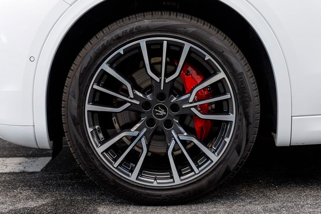 Certified 2023 Maserati Grecale Modena AWD/4WD image 40