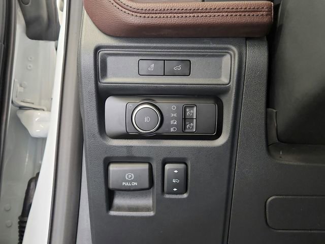Used 2024 Ford Expedition Limited image 39