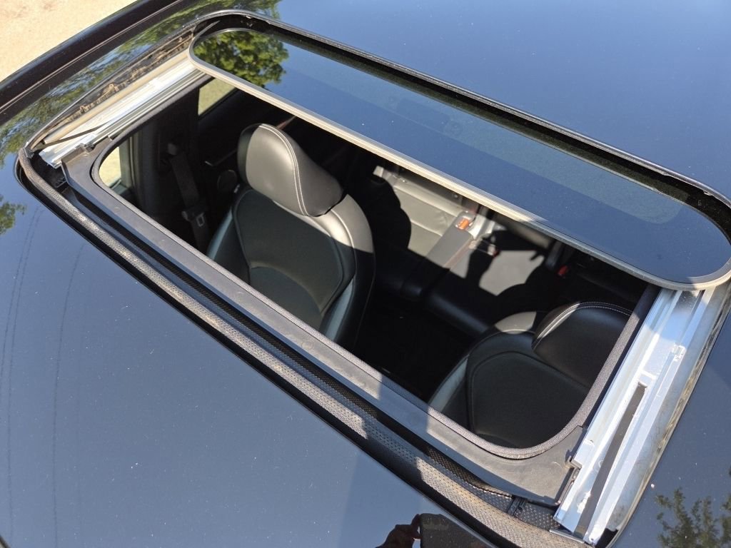 Used 2023 INFINITI QX55 Essential image 3