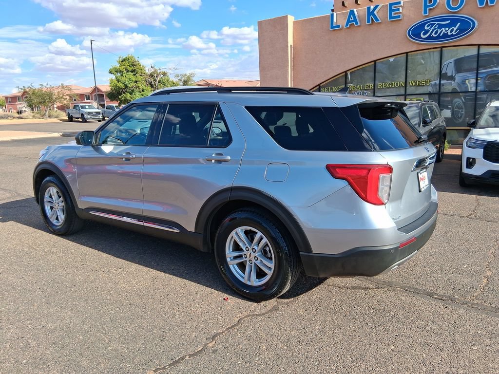 Used 2023 Ford Explorer XLT w/ Equipment Group 202A RWD image 3