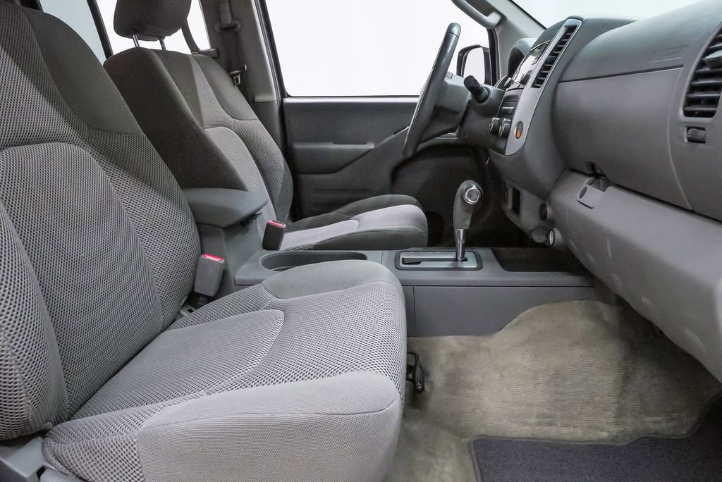 Used 2016 Nissan Frontier SV RWD image 13