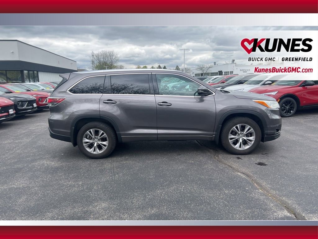 Used 2014 Toyota Highlander XLE AWD/4WD image 4