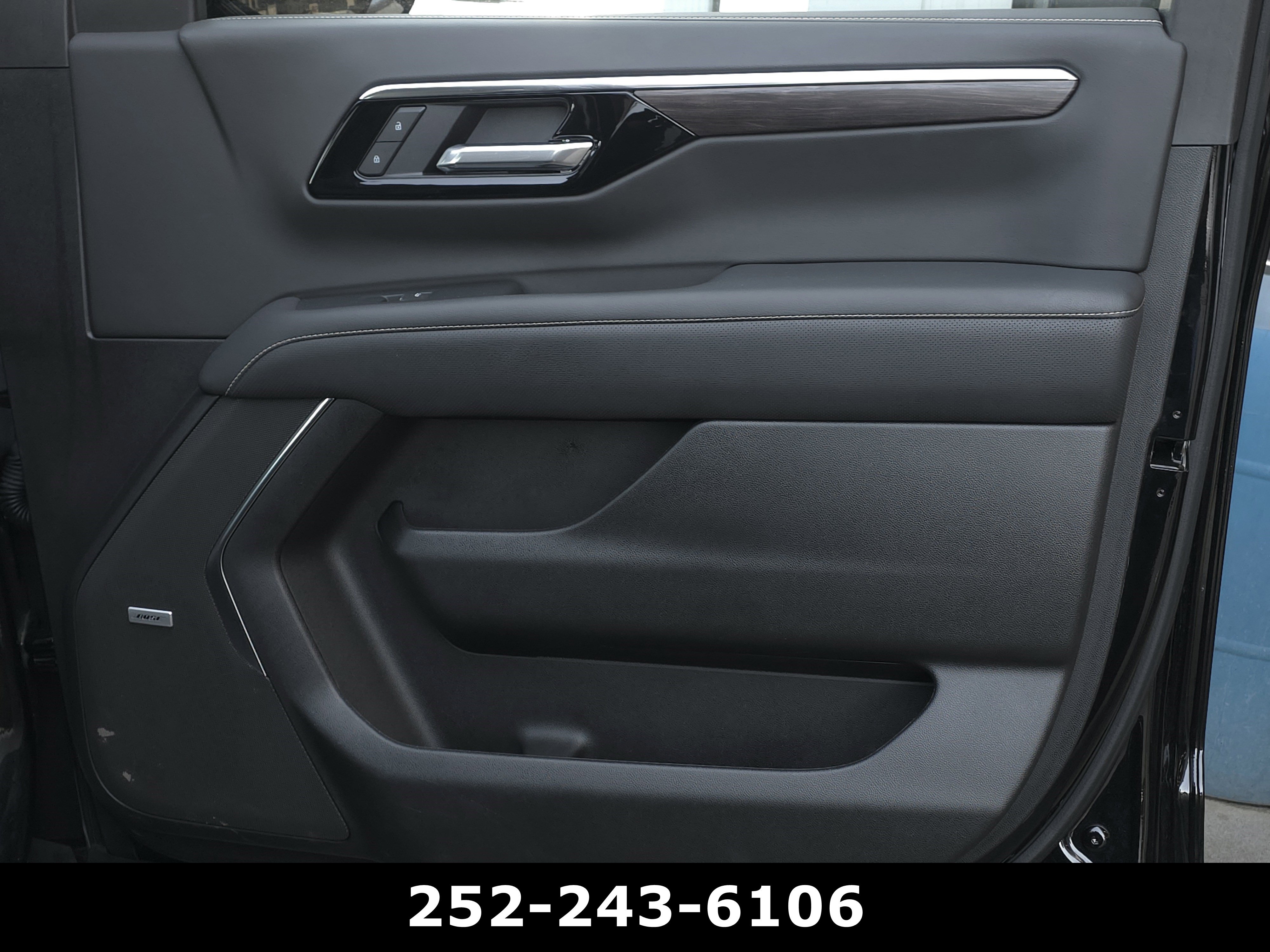 Used 2025 Chevrolet Tahoe Premier RWD image 50