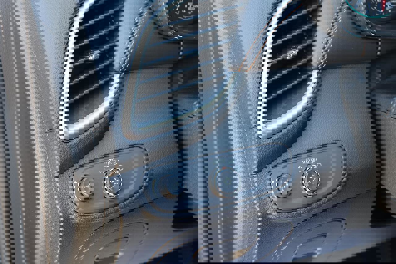 Used 2020 Chevrolet Trax LT image 23