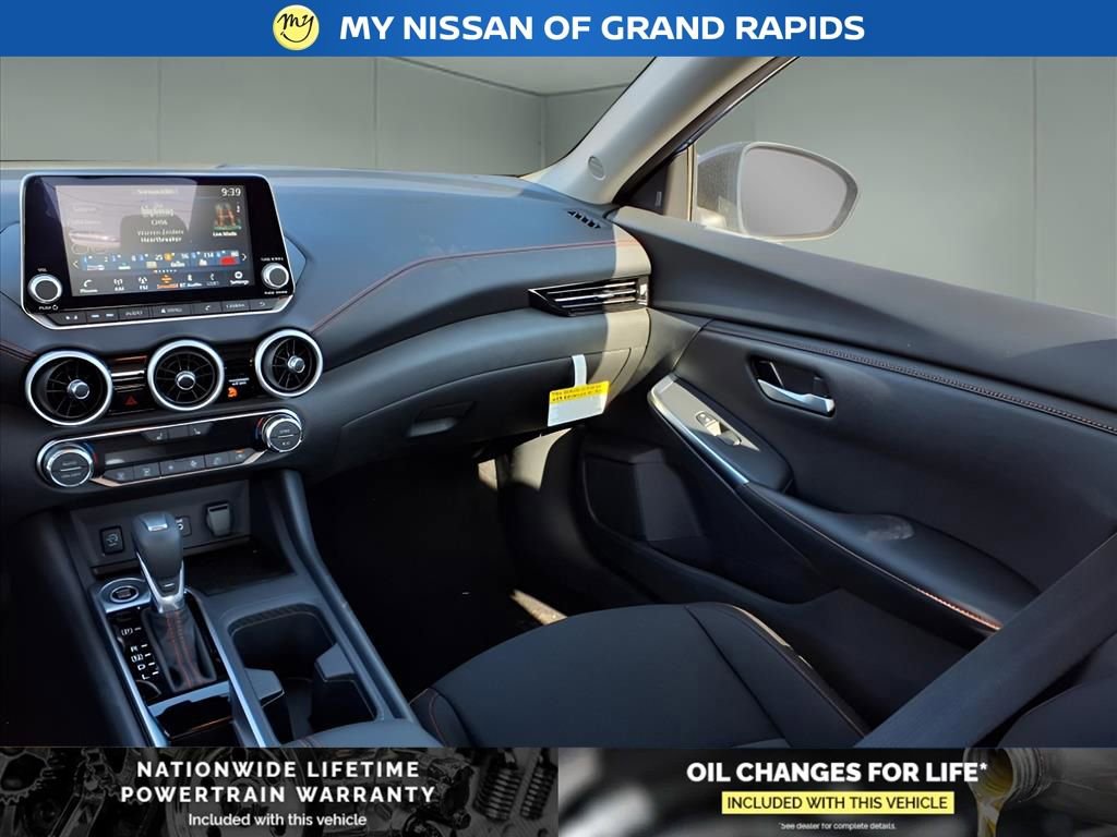 New 2025 Nissan Sentra SR image 6