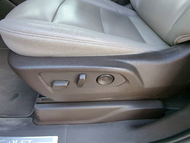 Used 2022 Chevrolet Suburban LT AWD/4WD image 11