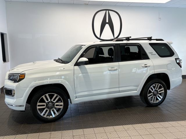 Used 2022 Toyota 4Runner TRD Sport AWD/4WD image 3