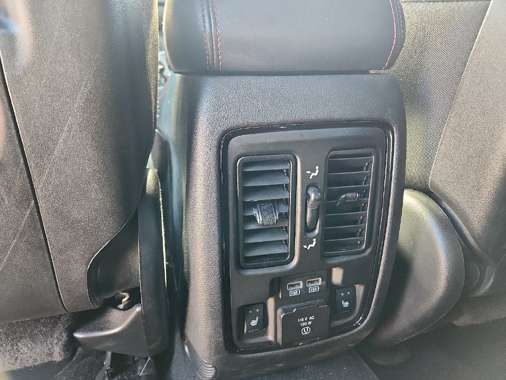 Used 2025 Dodge Durango GT AWD/4WD image 17