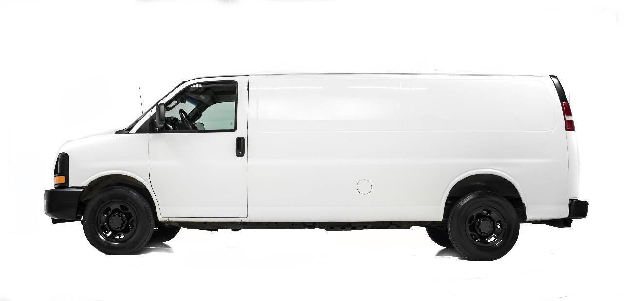 Used 2017 Chevrolet Express 2500 Extended image 6