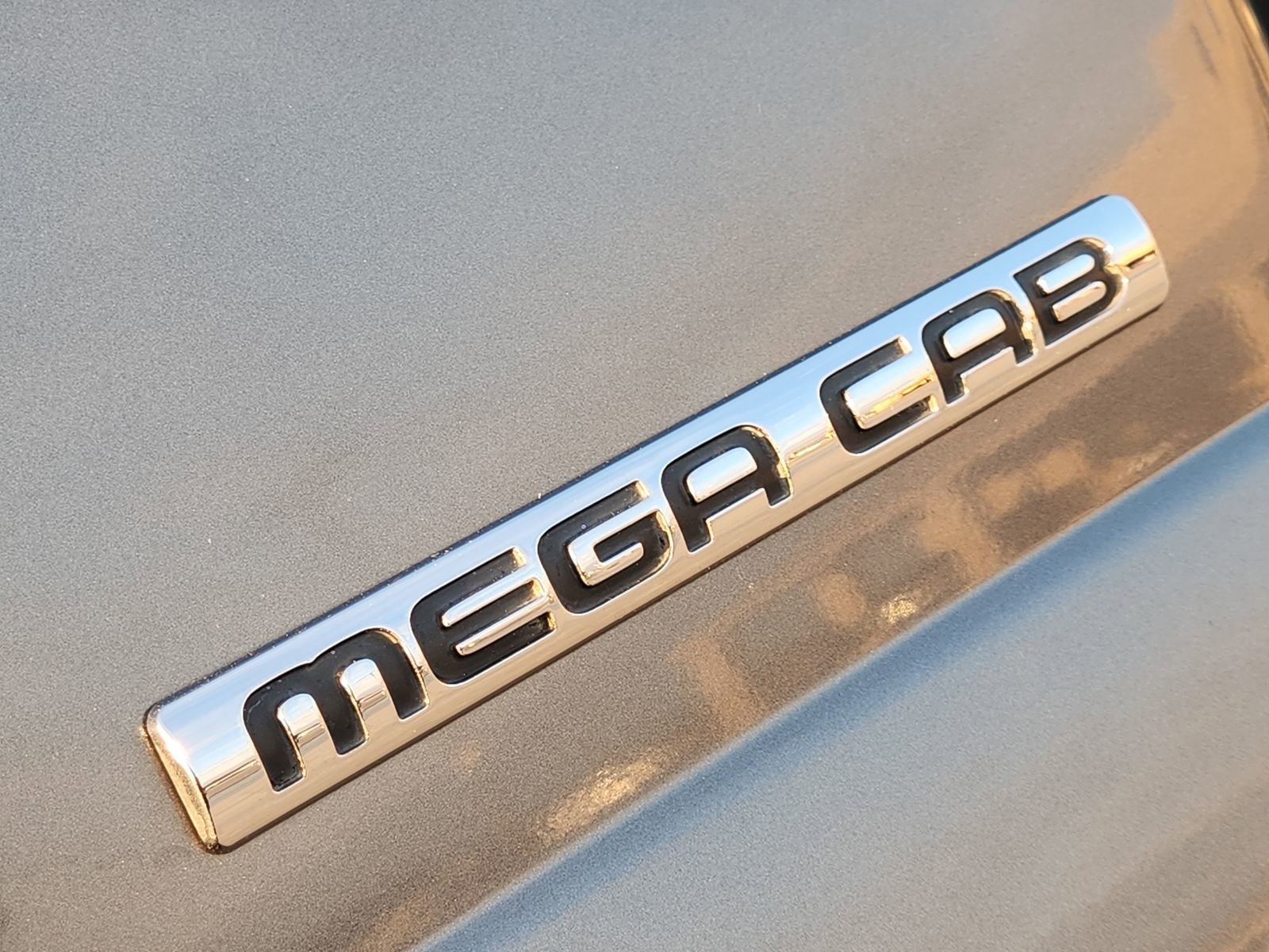 Used 2006 Dodge Ram 2500 Truck SLT image 14