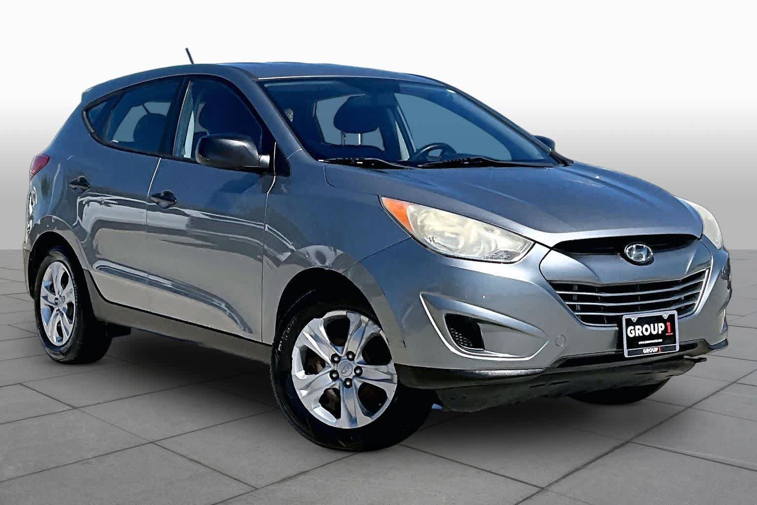 Used 2010 Hyundai Tucson GLS FWD image 2