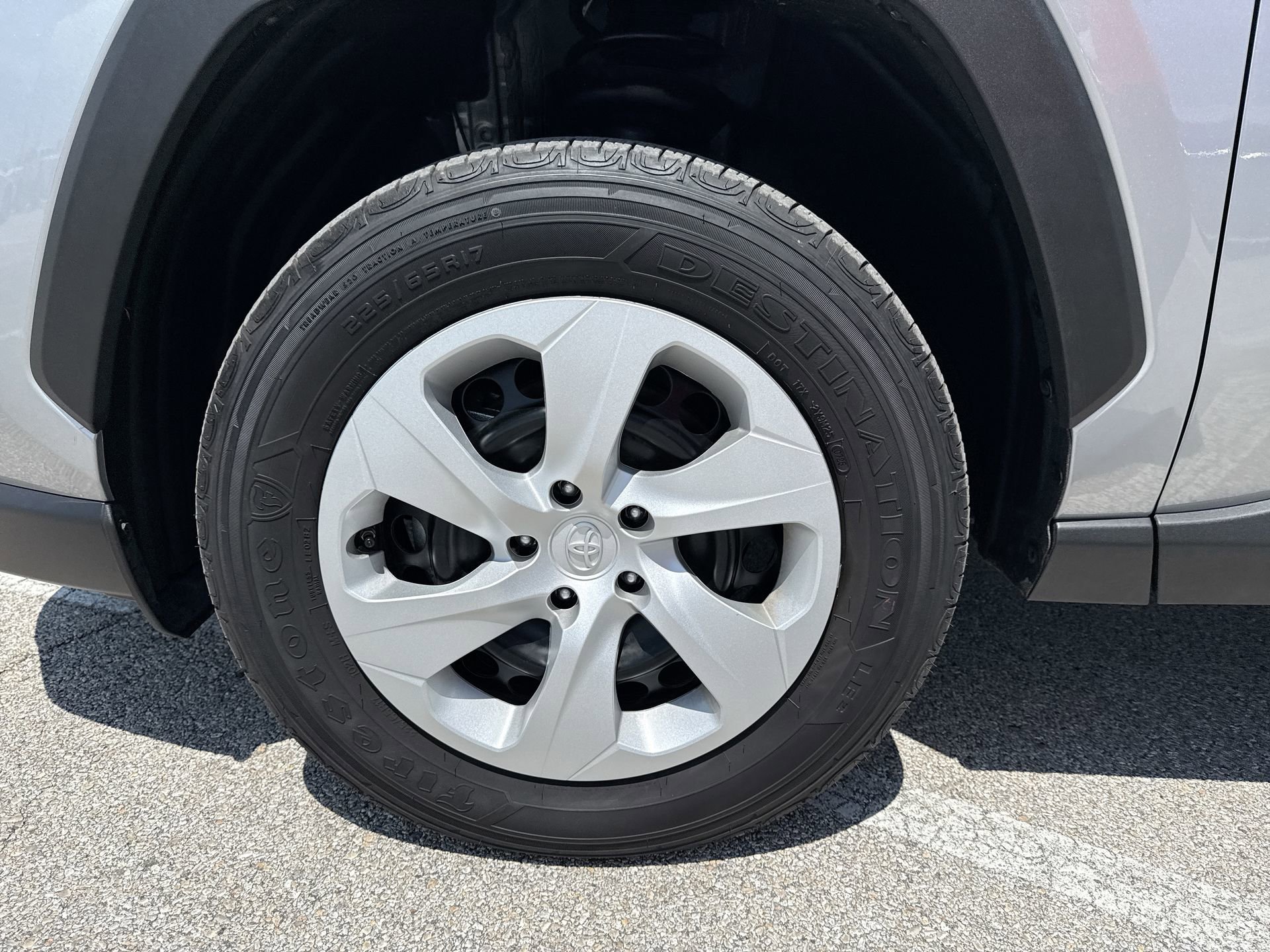 Certified 2025 Toyota RAV4 LE FWD image 18