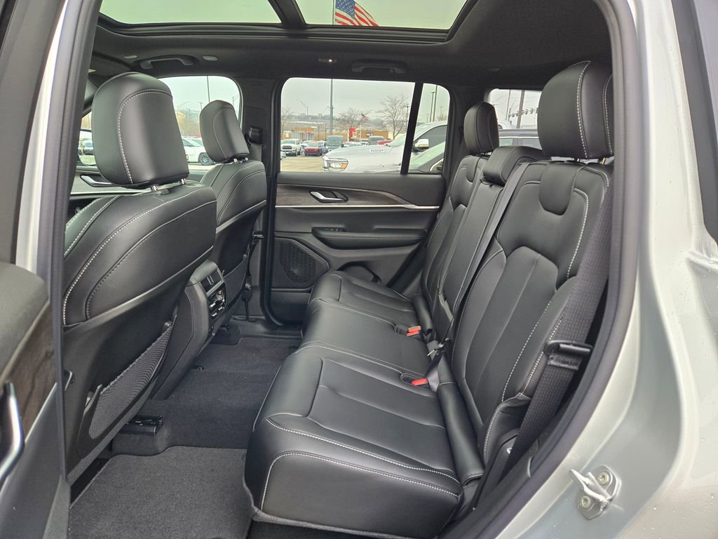 New 2025 Jeep Grand Cherokee Limited image 26