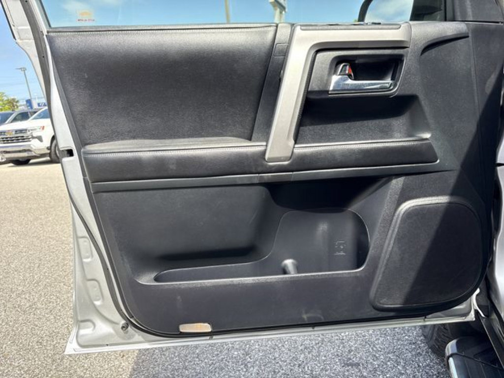 Used 2015 Toyota 4Runner SR5 Premium RWD image 63