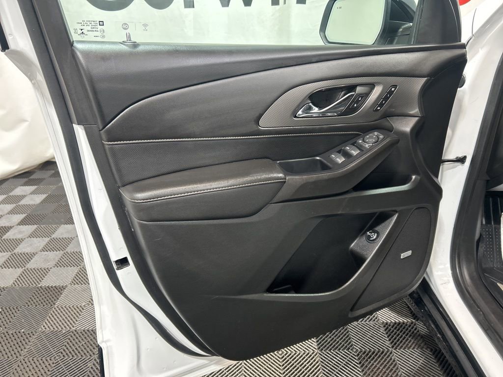 Used 2022 Chevrolet Traverse Premier w/ Redline Edition AWD/4WD image 22