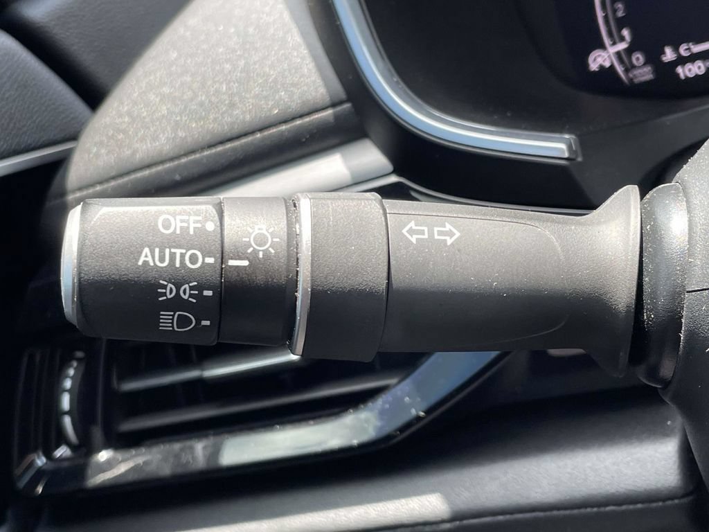 Used 2023 Acura MDX w/ Technology Package FWD image 32