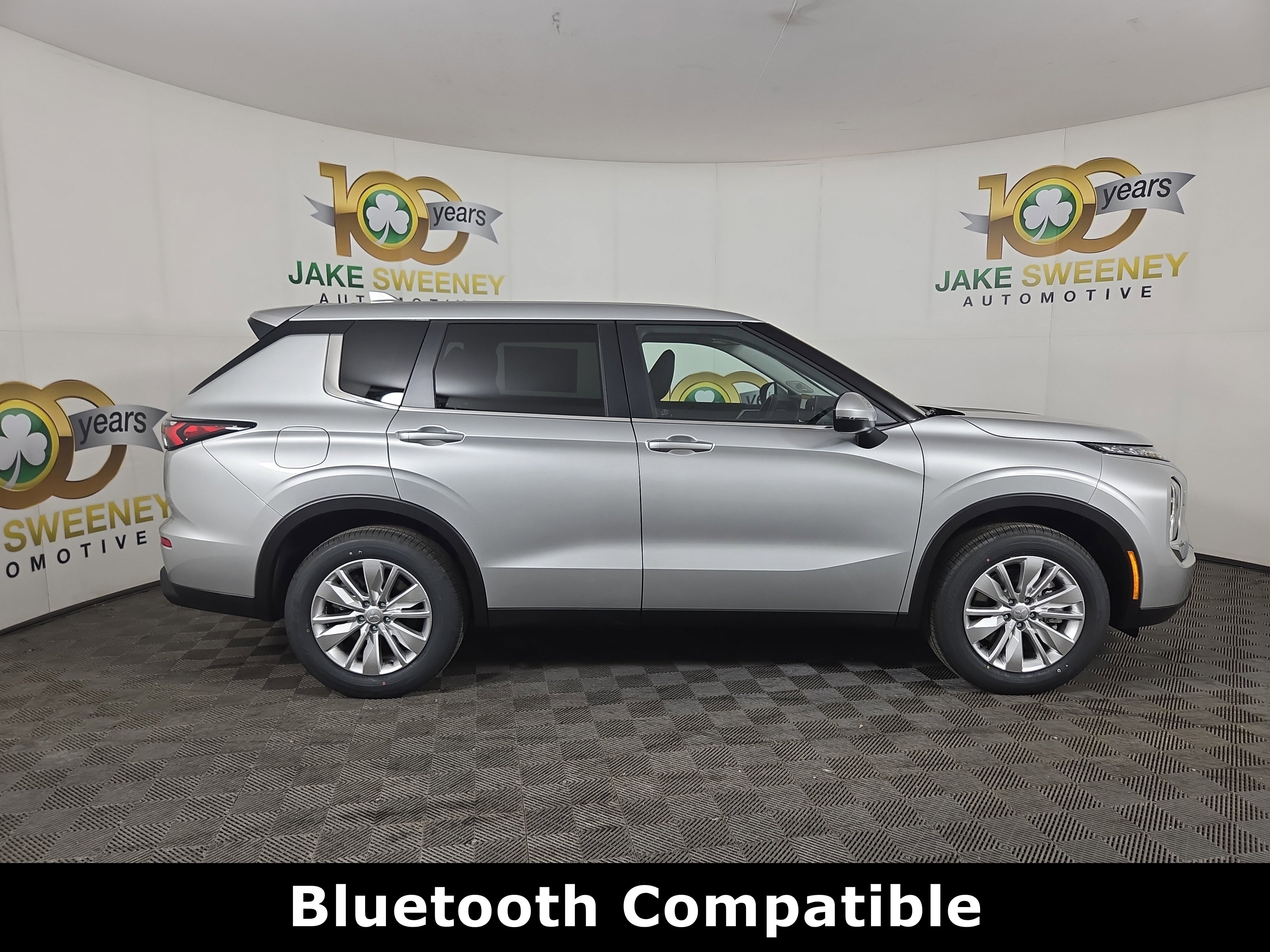 New 2026 Mitsubishi Outlander ES image 8