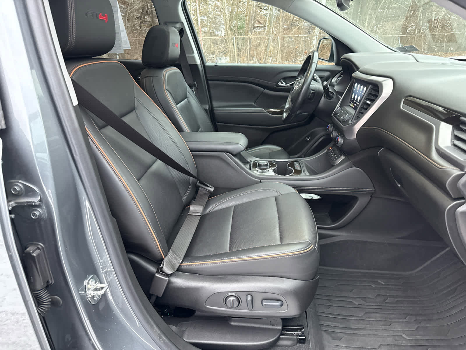 Used 2022 GMC Acadia AT4 w/ Technology Package image 29