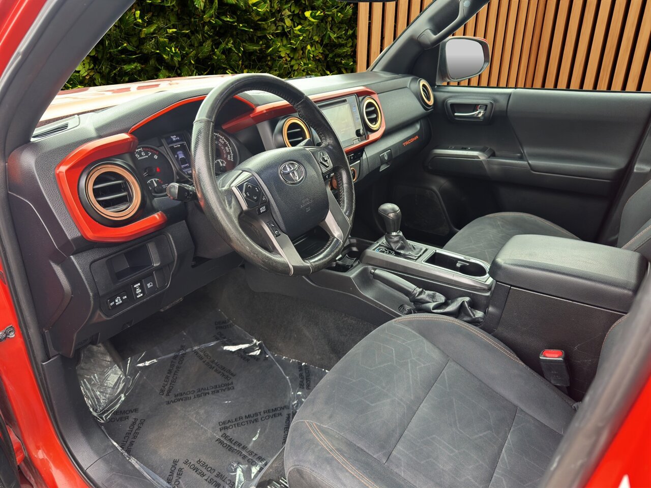 Used 2016 Toyota Tacoma TRD Sport AWD/4WD image 21
