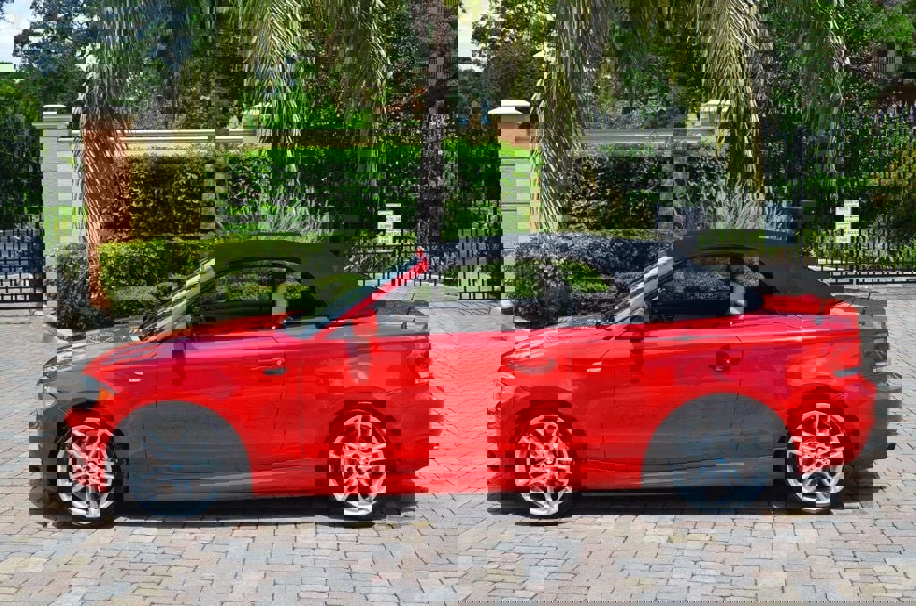 Used 2012 BMW 135i Convertible image 22