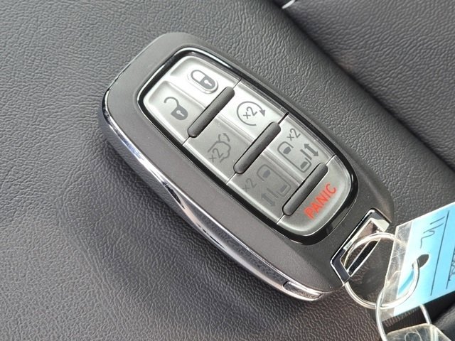 New 2026 Chrysler Pacifica Select image 34