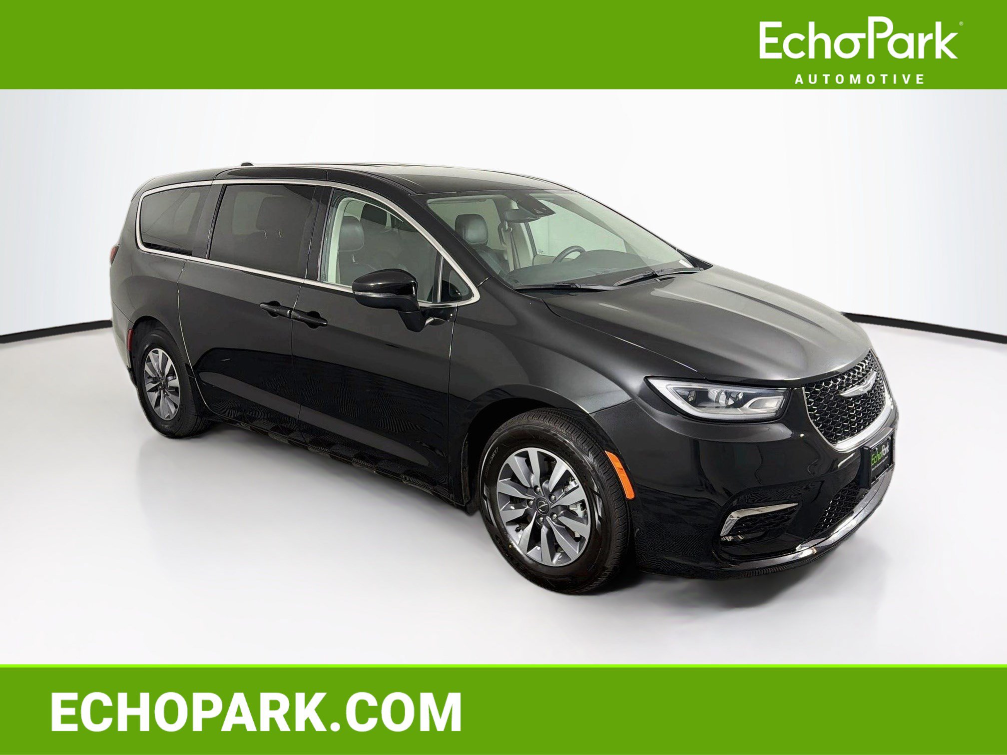 Used 2023 Chrysler Pacifica Touring-L