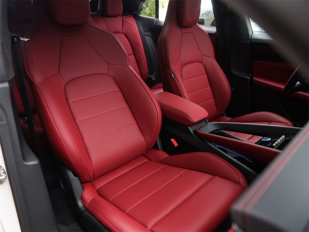 New 2025 Porsche Macan Turbo Electric image 40