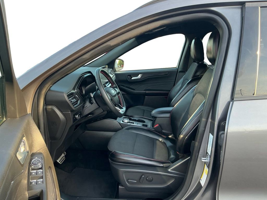 Used 2024 Ford Escape ST-Line w/ Tech Pack #1 FWD image 14