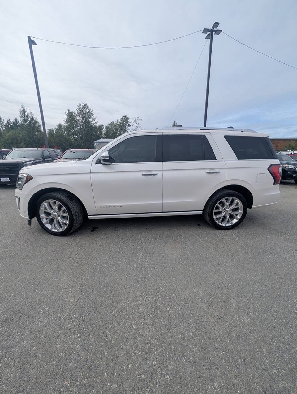 Used 2018 Ford Expedition Platinum AWD/4WD image 3