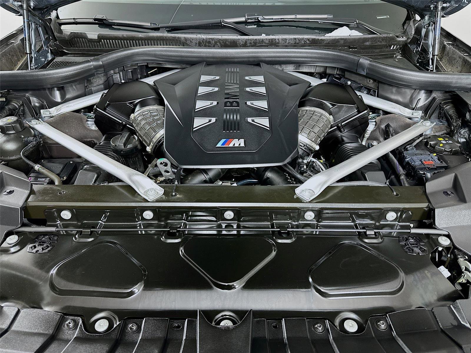 Used 2025 BMW X7 M60i w/ Executive Package image 33