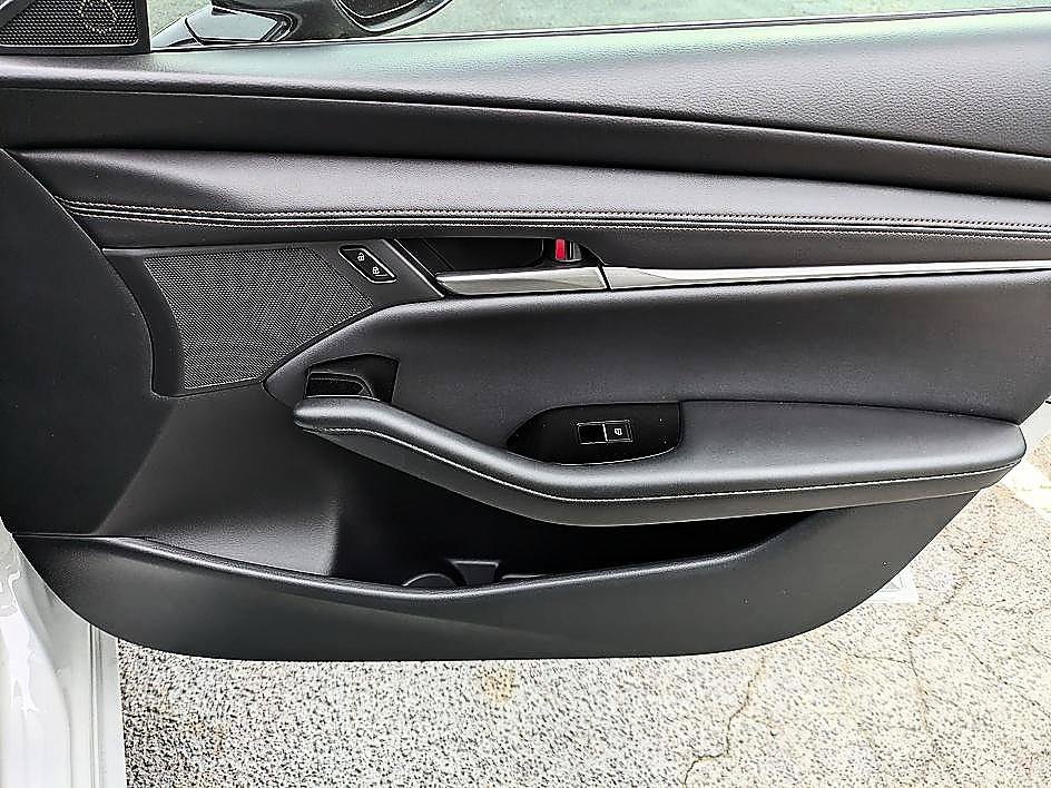 New 2026 MAZDA MAZDA3 2.5 S Hatchback w/ Premium Pkg FWD image 28