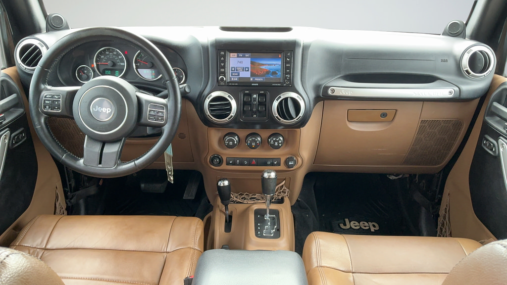 Used 2012 Jeep Wrangler Unlimited Sahara w/ Connectivity Group AWD/4WD image 7