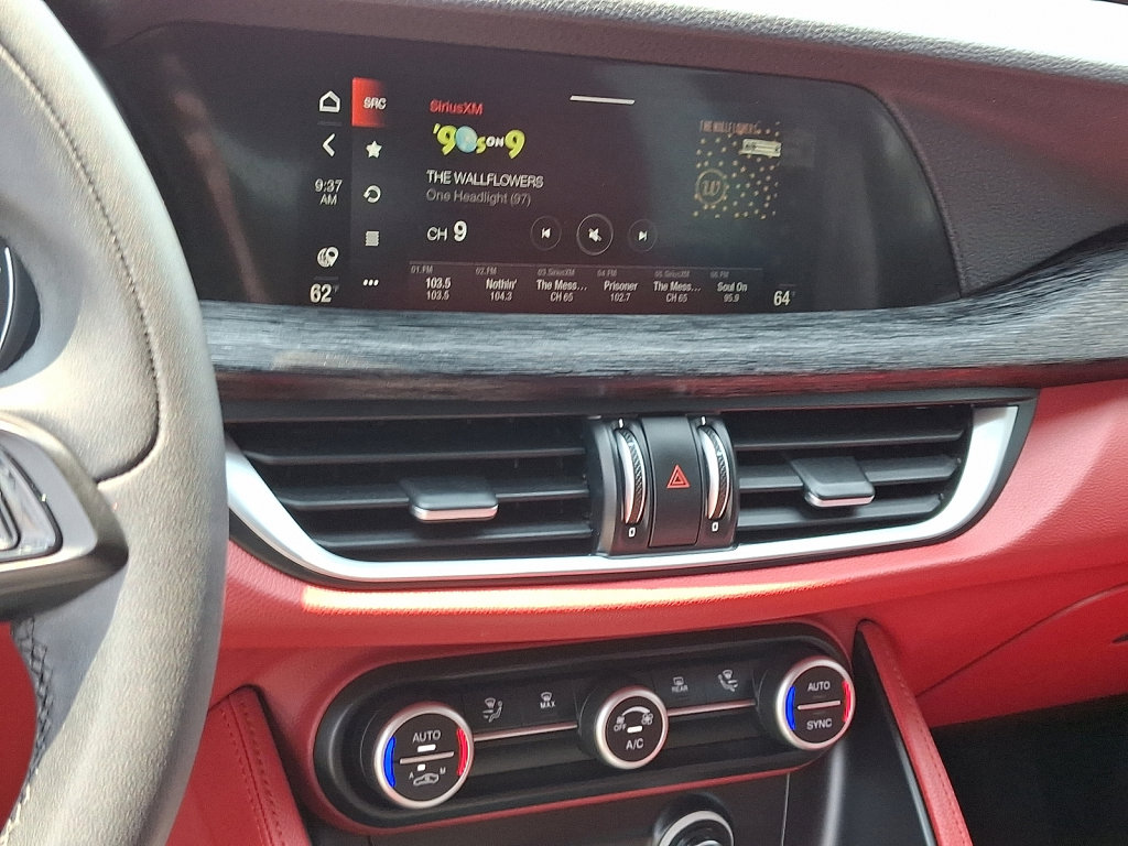 Used 2020 Alfa Romeo Stelvio image 29