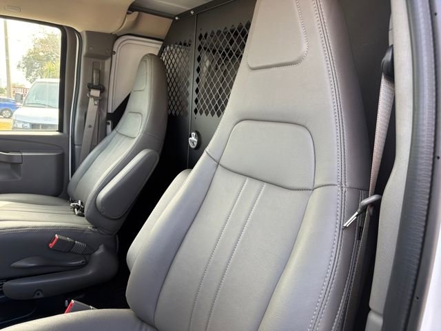 New 2025 Chevrolet Express 2500 Work Van 3D Extended Cargo Van w/ Driver Convenience Package RWD image 22