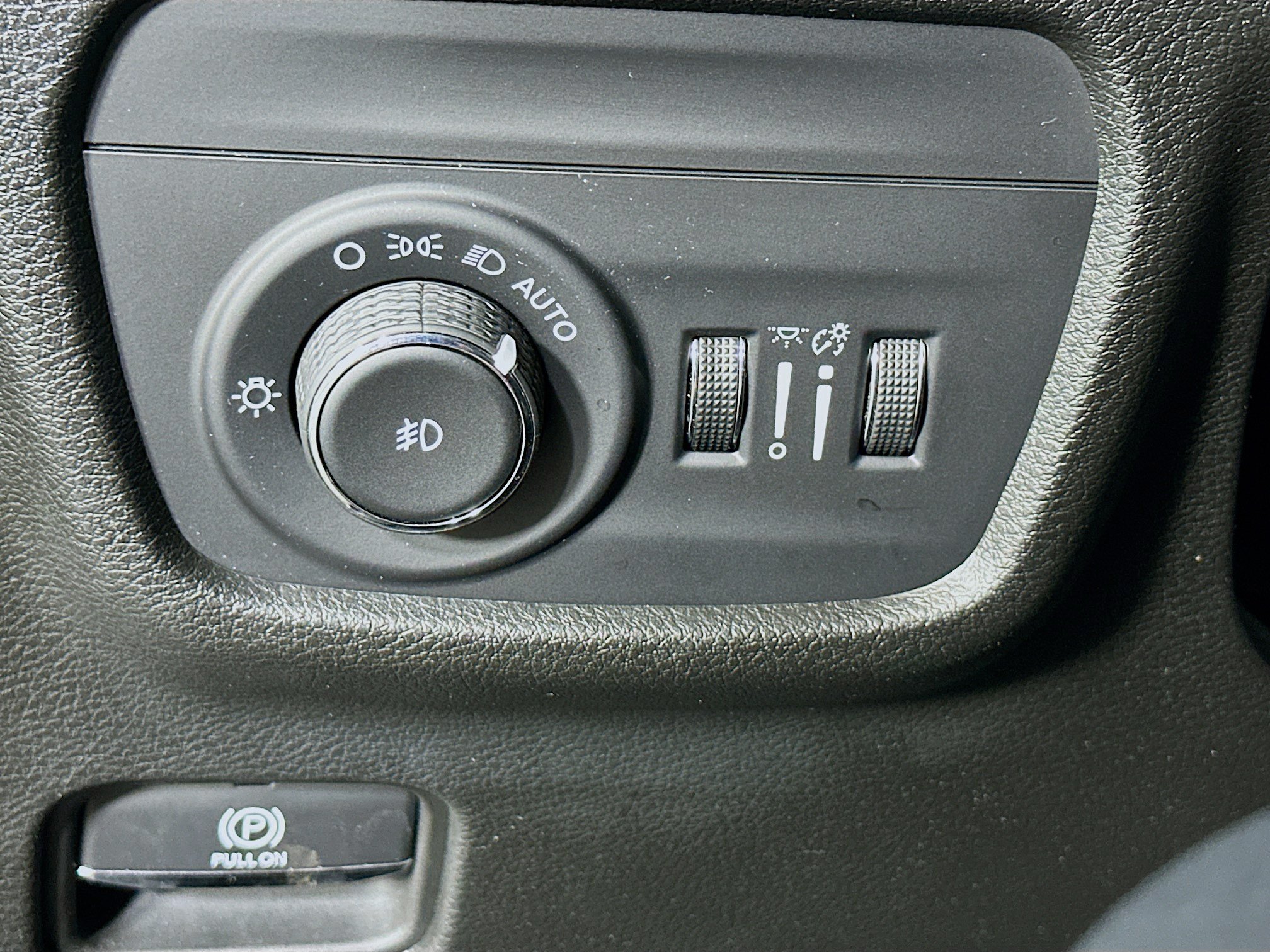 Used 2022 Jeep Grand Cherokee L Limited AWD/4WD image 17